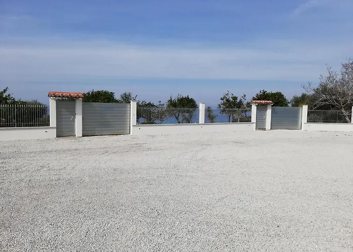 Residenza Azzurra Hotel *