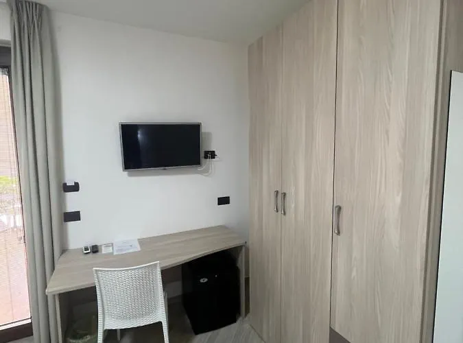 Residenza Azzurra Hotel *