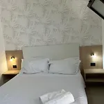 Residenza Azzurra ホテル *