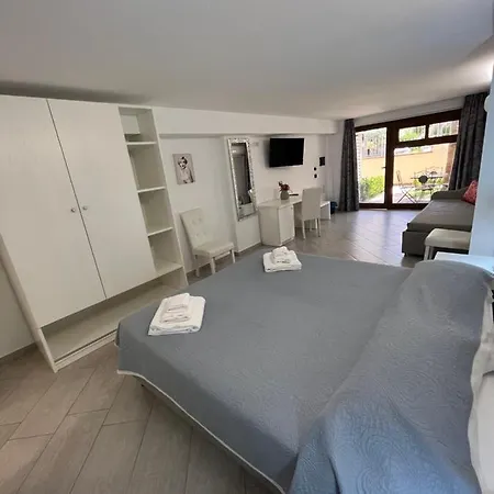 Residenza Azzurra 特罗佩阿