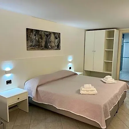 Residenza Azzurra Отель *