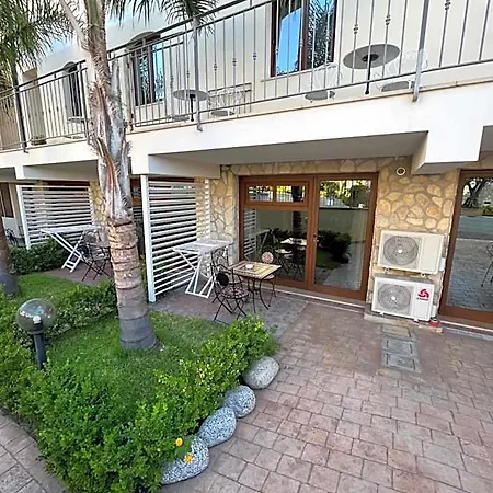 Отель Residenza Azzurra Тропея
